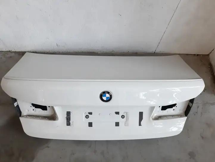 BMW 5 G30 G31 (2016 - ) Крышка багажника — фото 2