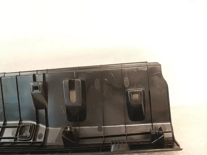 BMW 7 G11 G12 (2015 - 2022) 7344675 Отделка порога багажника — фото 3