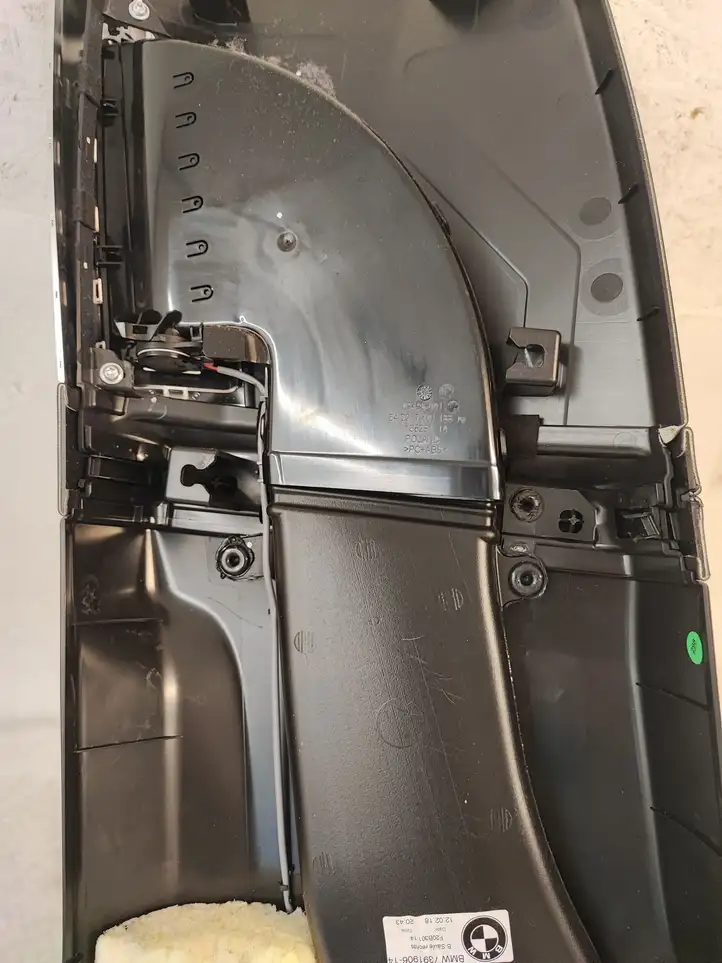 BMW 7 G11 G12 (2015 - 2022) 7355332 Нижняя обшивка стойки B — фото 11