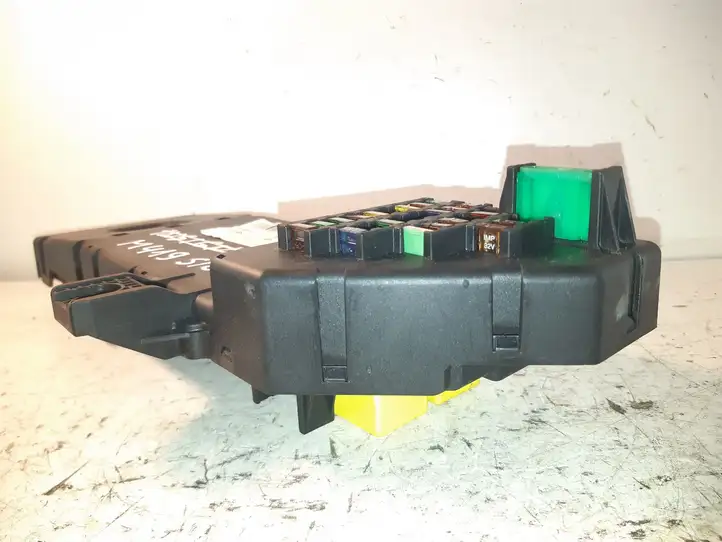 Opel Signum (2002 - 2008) 13120953 Блок предохранителей — фото 2
