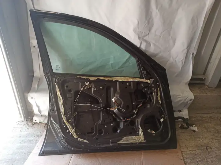 Nissan Almera N16 (2000 - 2010) Дверь — фото 2