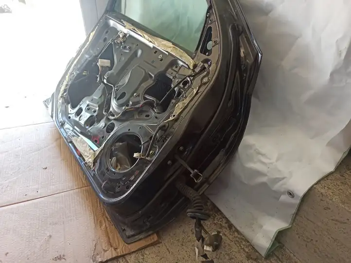 Nissan Almera N16 (2000 - 2010) Дверь — фото 4