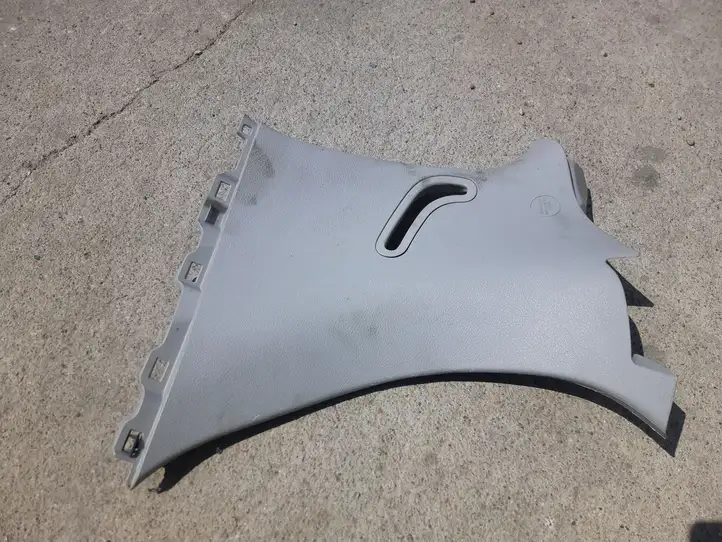 Toyota Yaris (2014 - 2019) Накладка ремня безопасности — фото 1