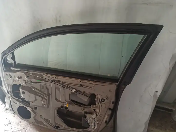 Toyota Avensis T250 (2003 - 2006) Дверь — фото 3