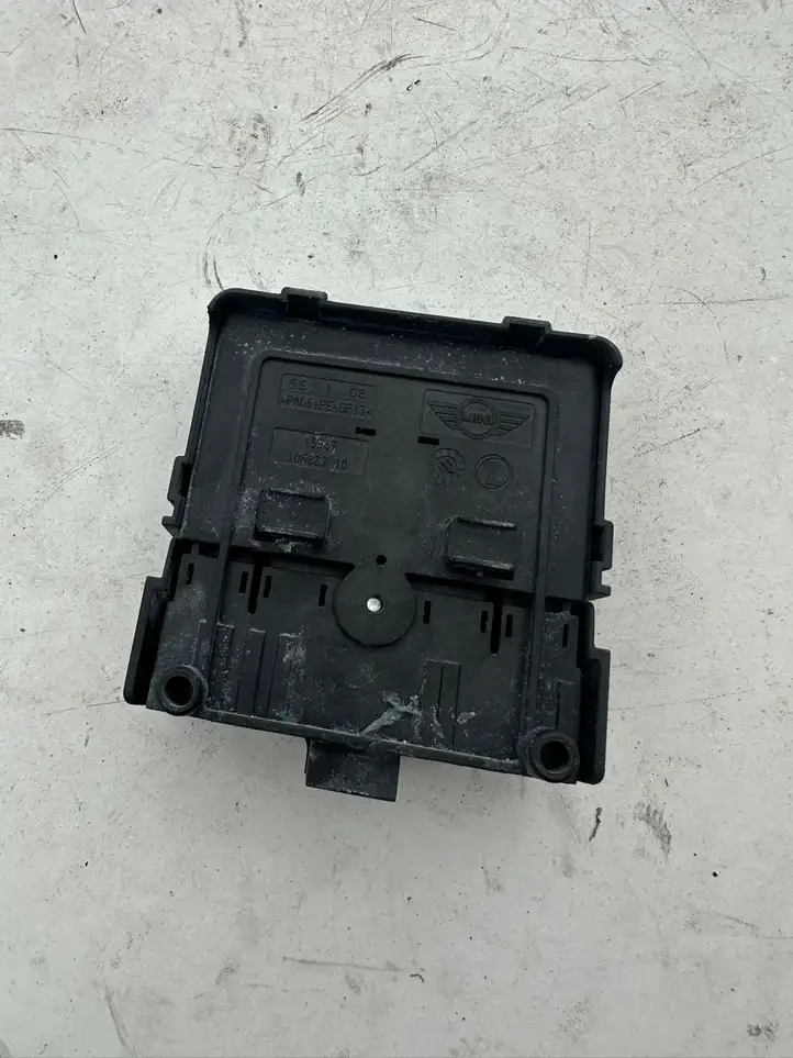 Mini Cooper Hatch Hardtop (2007 - 2014) 9136723 Блок предохранителей — фото 4