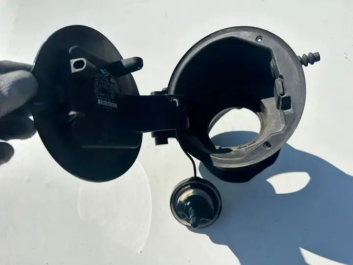 Mini Cooper Hatch Hardtop (2007 - 2014) 7190123 Крышка топливного бака — фото 3