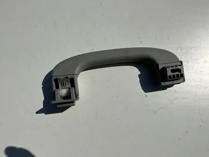 BMW 5 E60 E61 (2004 - 2010) 9143516 Потолочная ручка передняя — фото 2