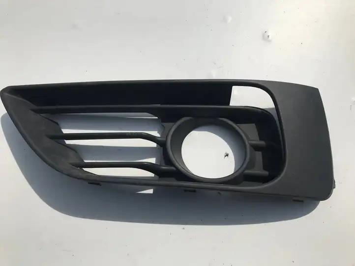 BMW 2 F45 (2014 - 2021) 7328681 Решетка противотуманной фары — фото 1