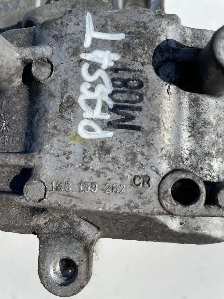 Volkswagen PASSAT B7 (2011 - 2014) 1k0199262 Опора двигателя — фото 5