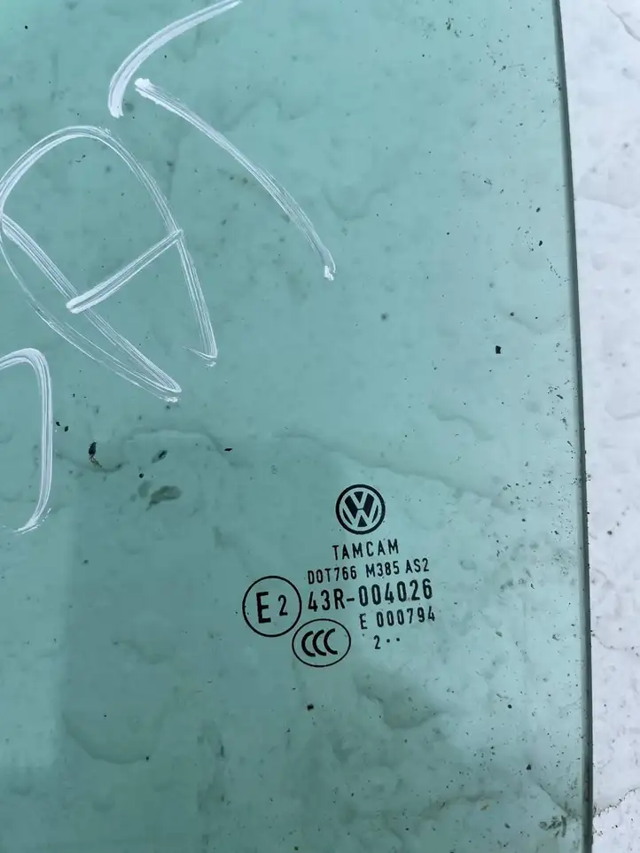 Volkswagen PASSAT B7 (2011 - 2014) 43R004026 Стекло задней двери — фото 4