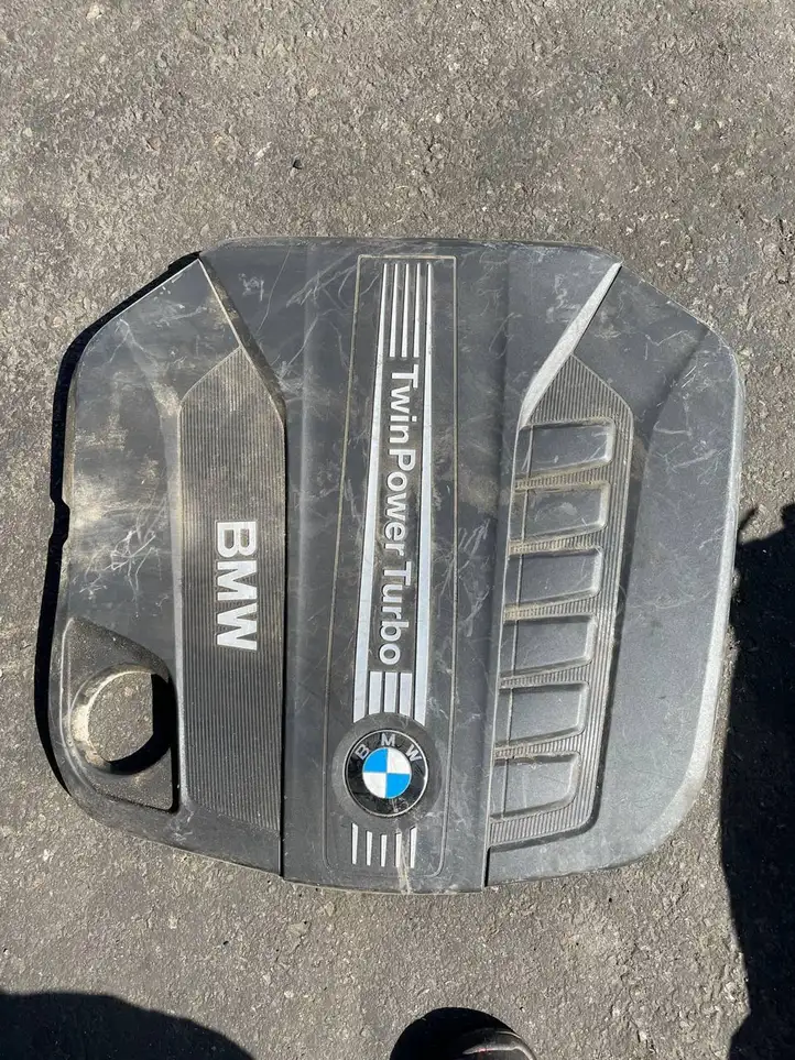 BMW 6 F12 F13 (2010 - 2018) 8513453 Крышка двигателя декоративная — фото 1