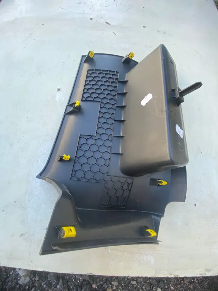 Citroen C4 Cactus (2017 - ) 95830013004 Нижняя обшивка стойки B — фото 6