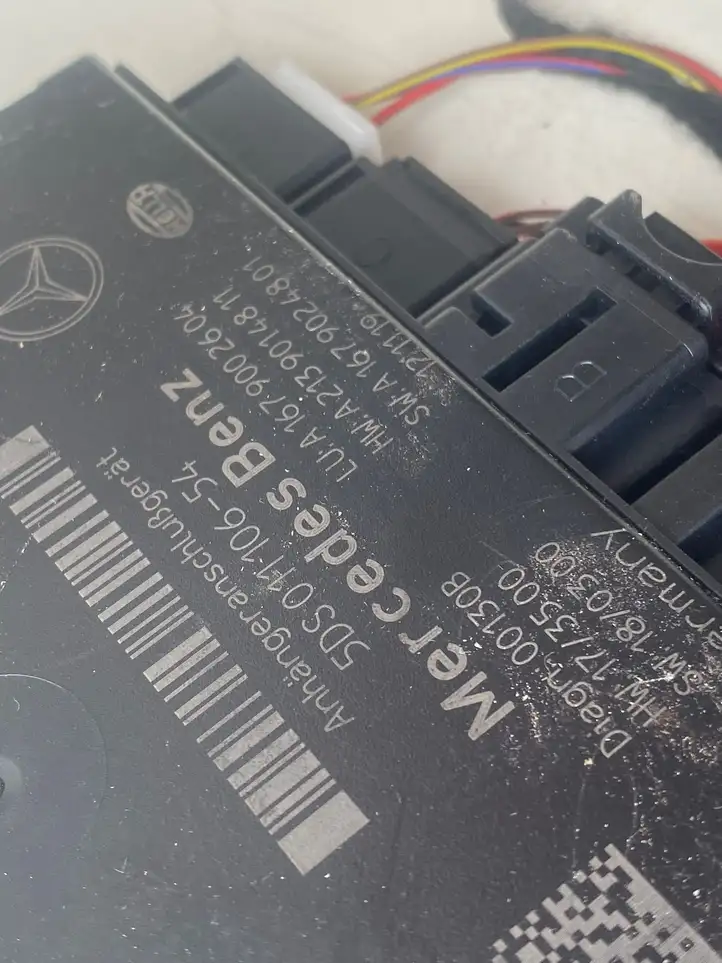 Mercedes-Benz C W205 (2014 - 2021) A2053104800 Комплект буксировочного крюка — фото 7
