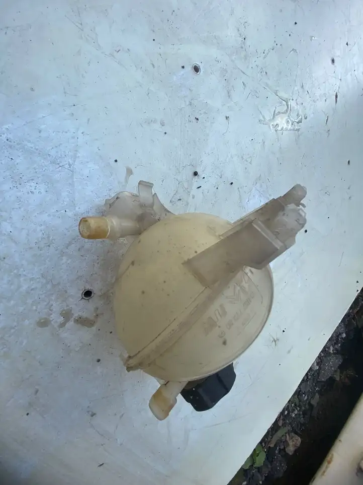 Citroen C4 Cactus (2014 - 2017) 9800777280 Расширительный бачок — фото 4