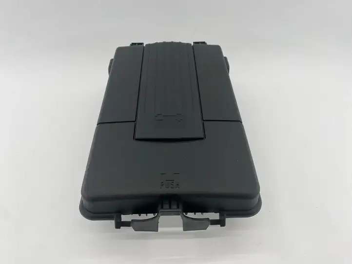 Audi A3/S3 8P (2004 - 2008) 1K0915443C Крышка ящика аккумулятора — фото 4