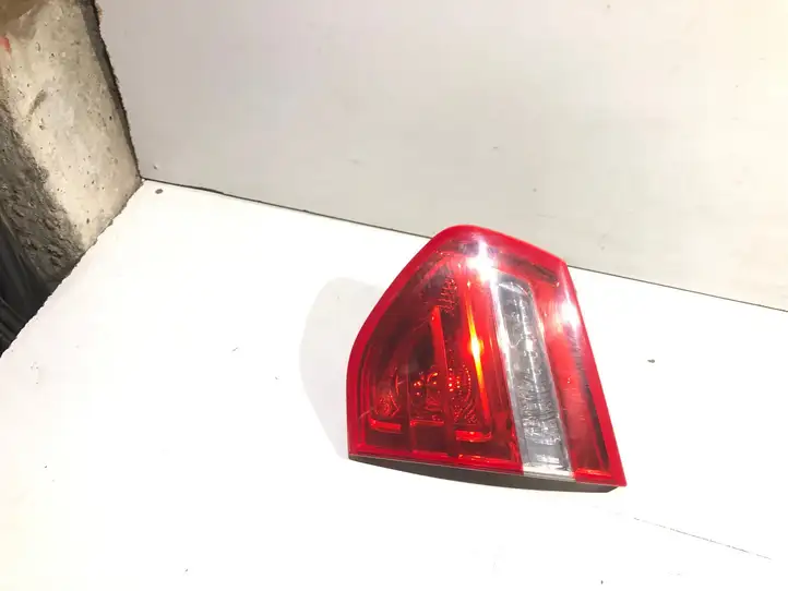 Citroen C4 I Picasso (2006 - 2013) 9653547677 Задний фонарь в крышке багажника — фото 1