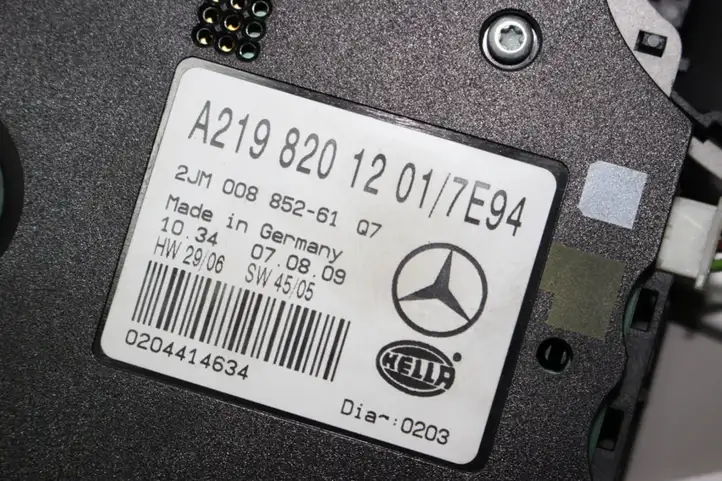 Mercedes-Benz CLS C219 (2003 - 2011) A2198201201 Передняя подсветка — фото 2