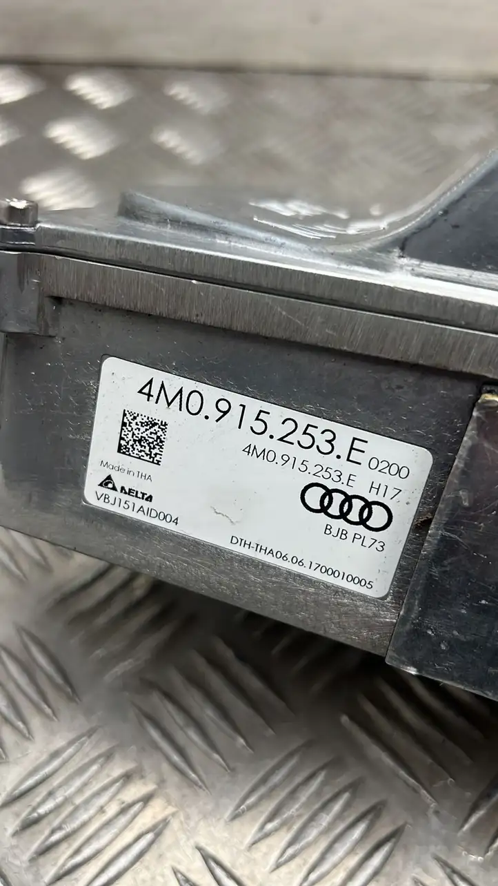 Audi Q7 4M (2015 - ) 4M0915253E Инвертор напряжения — фото 5