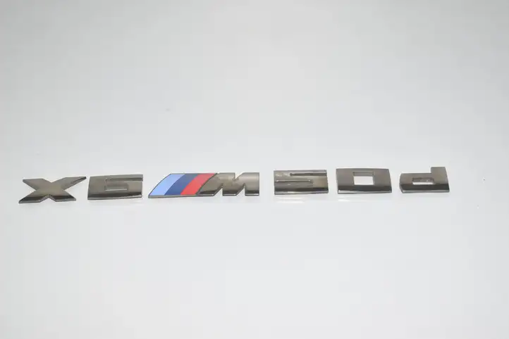 BMW X6 F16 (2014 - 2017) Эмблема производителя — фото 4