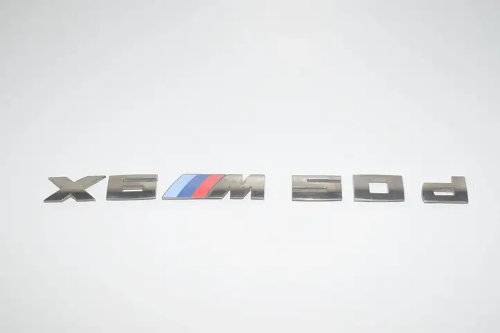 BMW X6 F16 (2014 - 2017) Эмблема производителя — фото 5
