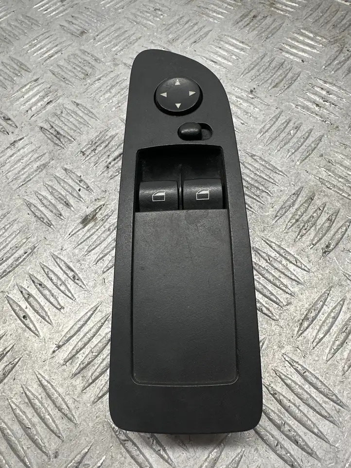 BMW 1 E81 E87 (2004 - 2011) 9132099 Кнопка стеклоподъемников — фото 1