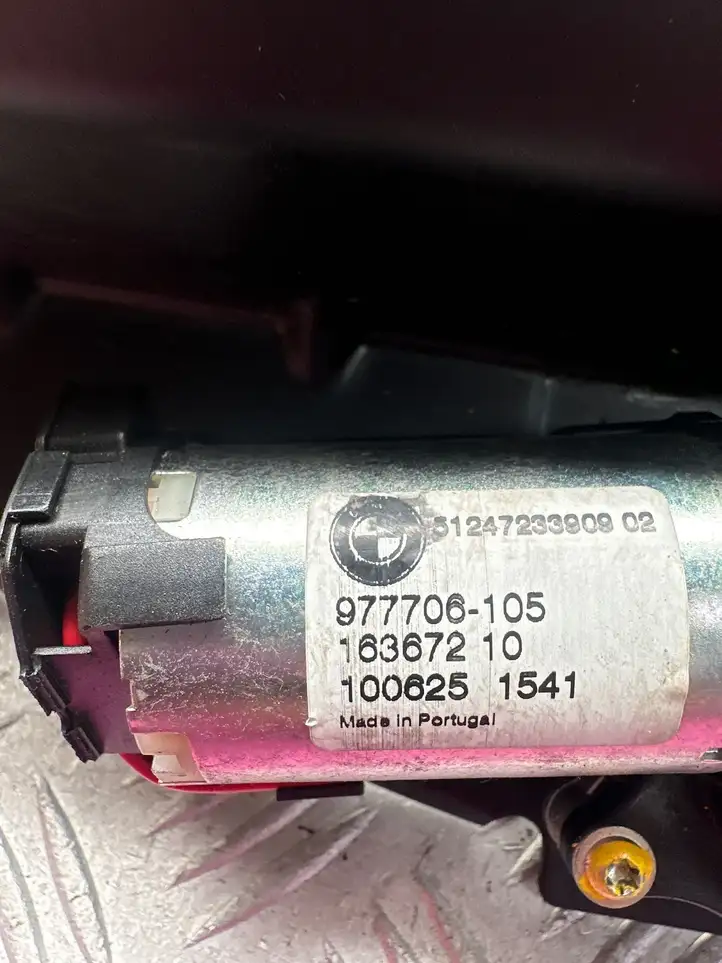 BMW X5 E70 (2006 - 2013) 51247233909 Замок крышки багажника — фото 3