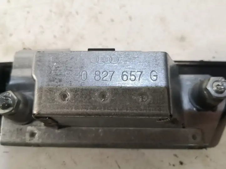 Audi A6 S6 C6 4F (2008 - 2011) 8E0827657G Подсветка номера — фото 6