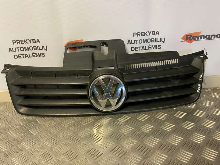 Volkswagen Polo (2001 - 2005)  600853651C Передняя решётка