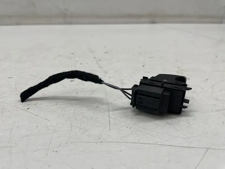 Seat Leon IV (2020 - ) 5G0959855N Кнопка стеклоподъемников — фото 2