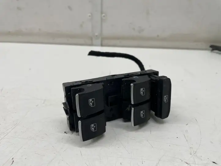Seat Leon IV (2020 - ) 5G0959857E Кнопка стеклоподъемников — фото 1