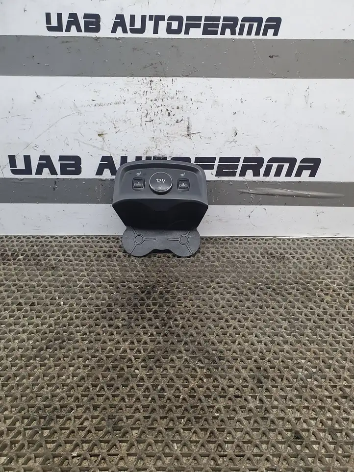 Ford Focus (2011 - 2015) BM51A047A03B Включатель обогрева — фото 1