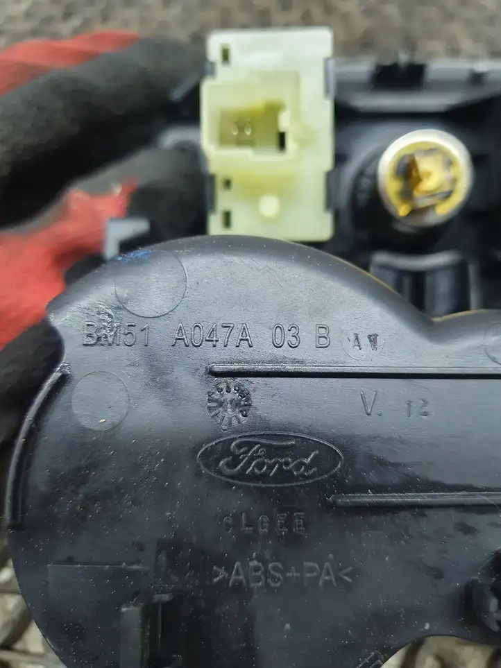 Ford Focus (2011 - 2015) BM51A047A03B Включатель обогрева — фото 7