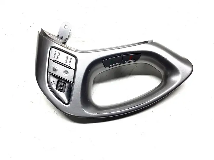 Hyundai ix35 (2009 - 2013) 967002S300 Кнопки на рулевом колесе — фото 1