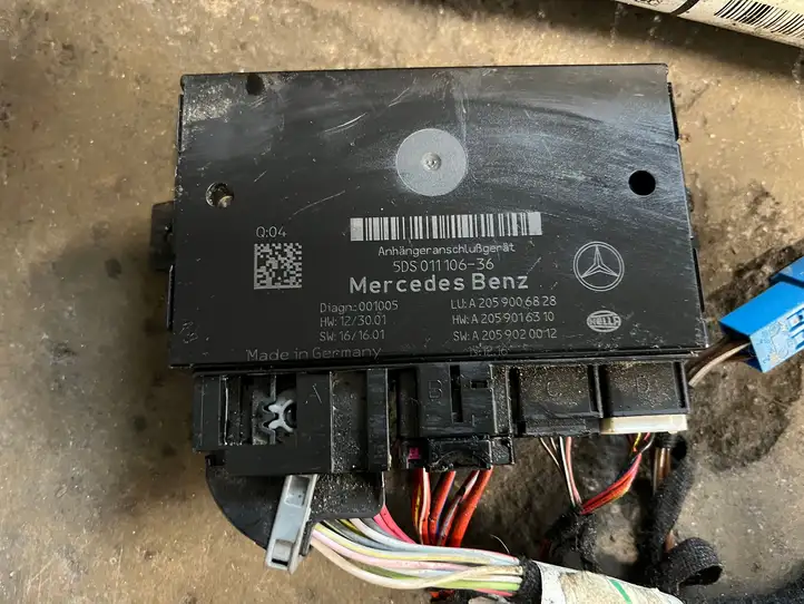 Mercedes-Benz C W205 (2014 - 2021) 10021848 Комплект буксировочного крюка — фото 3