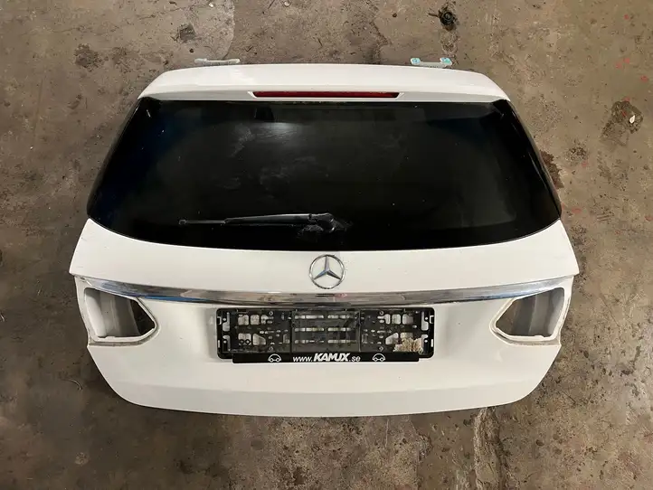 Mercedes-Benz C W205 (2014 - 2021) Крышка багажника — фото 1