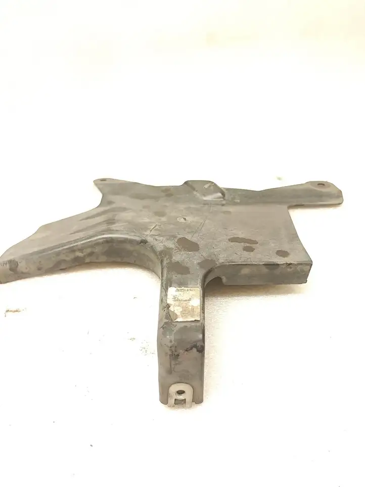 BMW 4 G22 G23 G24 G26 (2020 - ) 51717340879 Прочие детали моторного отсека — фото 2