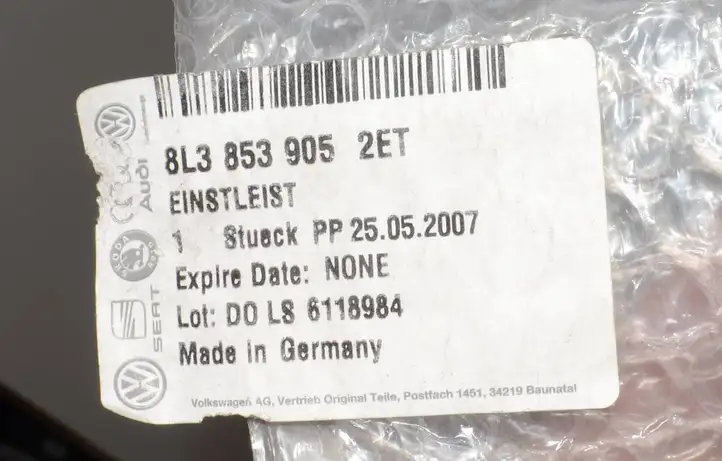 Audi A3/S3 8L (1996 - 2000) 8L3853905 Внутренняя отделка переднего порога — фото 2
