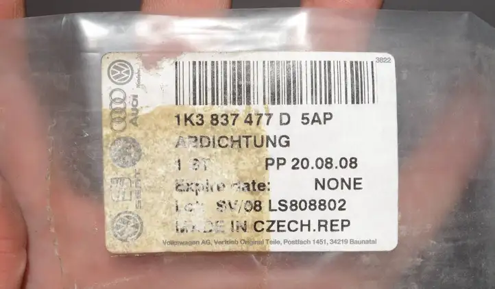 Volkswagen Golf V (2003 - 2009) 1K3837477D Уплотнитель стекла передней двери — фото 2