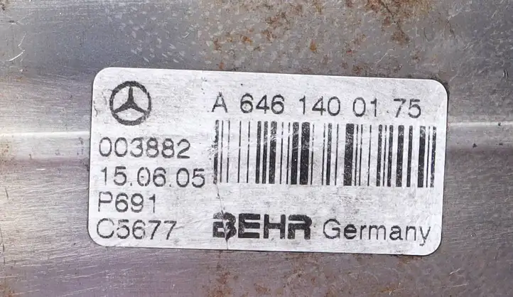 Mercedes-Benz C W203 (2000 - 2007) a6461400175 Охладитель клапана EGR — фото 2