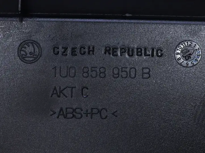 Skoda Octavia Mk1 (1U) (1996 - 2004) 1U0858950B Вещевой ящик — фото 6