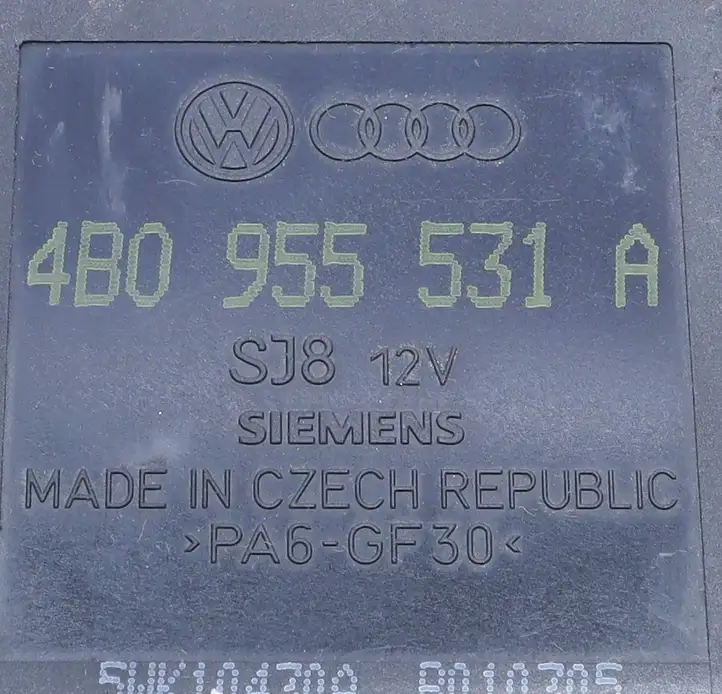 Skoda Octavia Mk1 (1U) (1996 - 2004) 4B0955531A Реле стеклоочистителей — фото 2