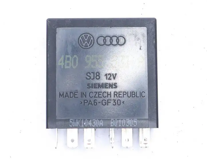Skoda Octavia Mk1 (1U) (1996 - 2004) 4B0955531A Реле стеклоочистителей — фото 3