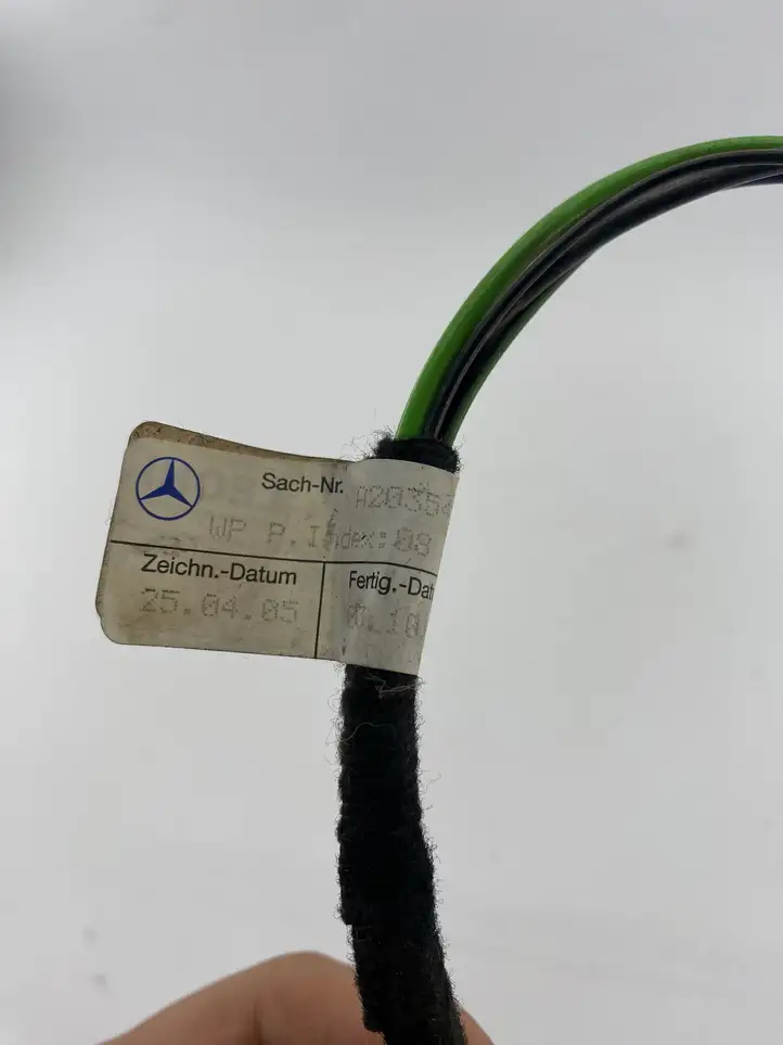 Mercedes-Benz C W203 (2000 - 2007) A2035403705 Проводка передней двери — фото 2