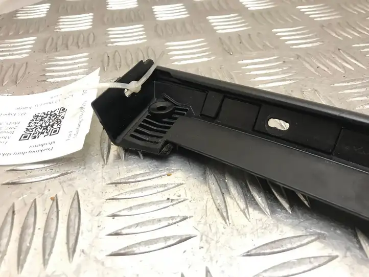 Ford Mustang VI (2015 - ) FR3B6302565 Накладка стекла передней двери — фото 2