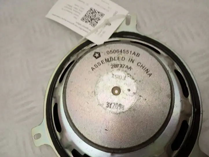 Jeep Grand Cherokee (2010 - 2021) 05064551AB Динамики задних дверей — фото 3