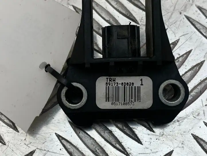 Toyota Yaris (2005 - 2009) 891730D020 Датчик удара SRS — фото 2