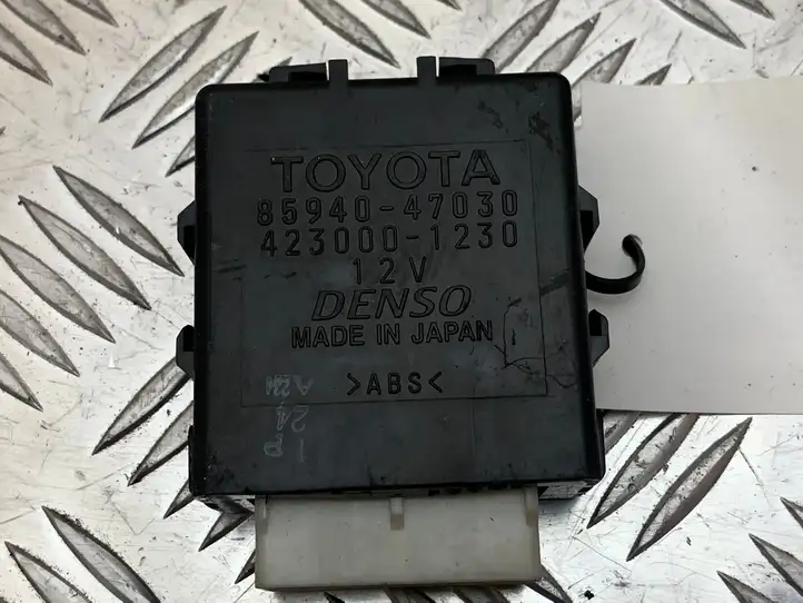 Toyota Prius (XW30) (2009 - 2015) 8594047030 Модуль комфорта — фото 3