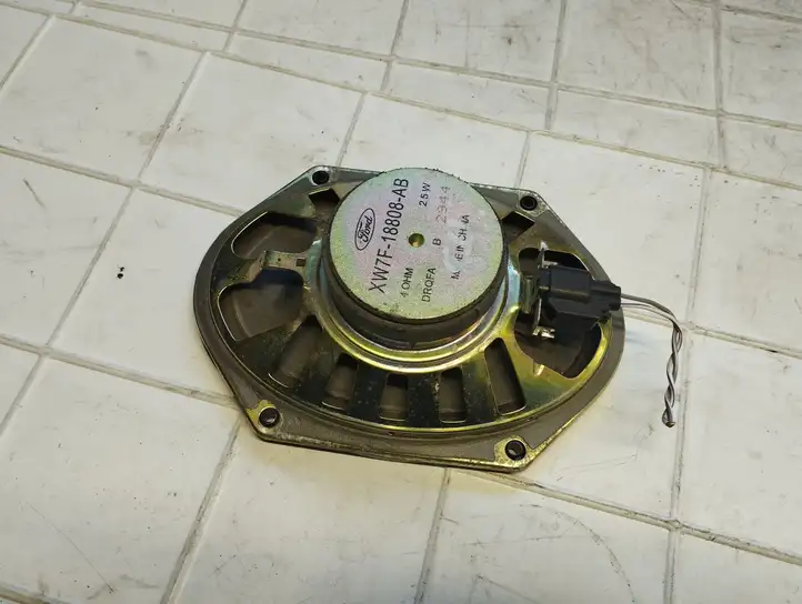 Mitsubishi Colt (2008 - 2012)  XW7F18808AB Громкоговоритель (громкоговорители) в передних дверях