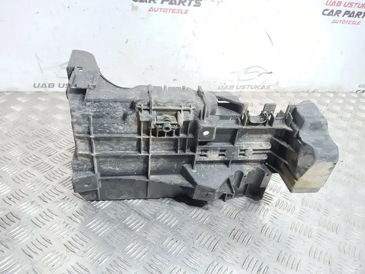 Opel Vectra C (2002 - 2005) 24413805 Площадка аккумулятора — фото 3