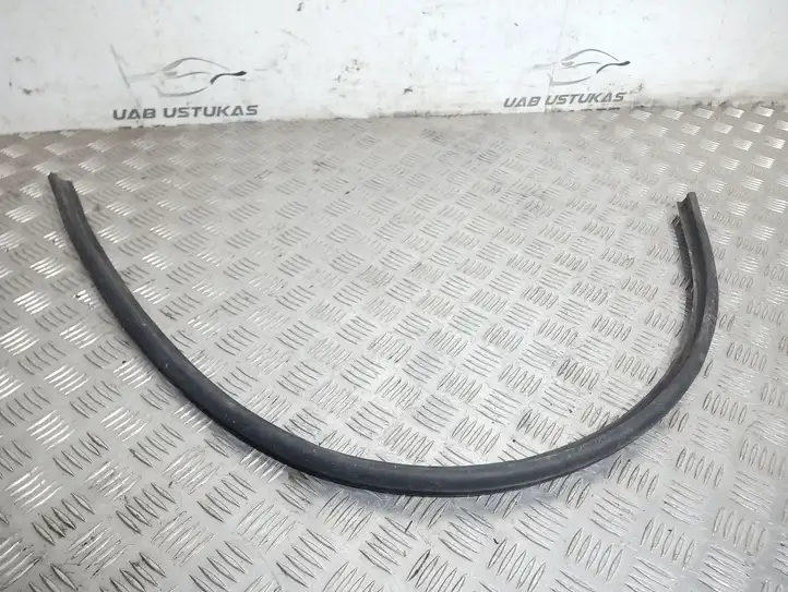 Audi A4 S4 B8 8K (2007 - 2011) 8E0823727 Уплотнитель подкапотного пространства — фото 1